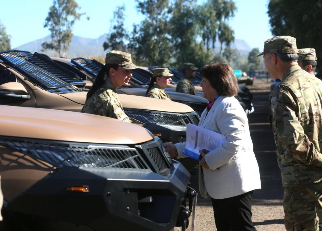 Ministra Delpiano anuncia llegada de 70 camionetas blindadas al Ejército
