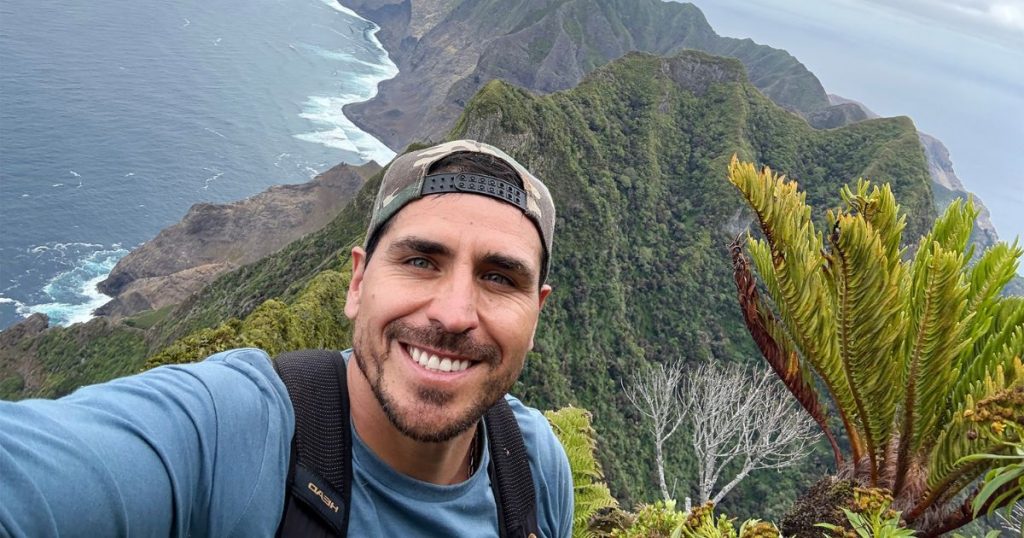 Pangal Andrade muestra el lado protector de su perro Bangual con su hija Alanna