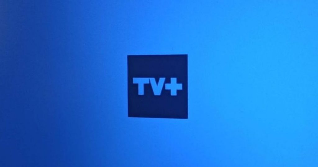 Tras abrupto fin de programas: TV+ da segunda oportunidad a panelista en TV+ Informa