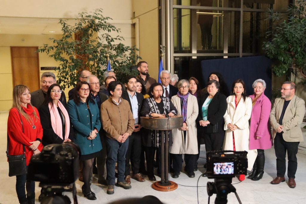 Bancadas oficialistas confirman apoyo a Jeannette Jara y llaman 