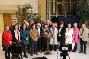 Bancadas oficialistas confirman apoyo a Jeannette Jara y llaman 
