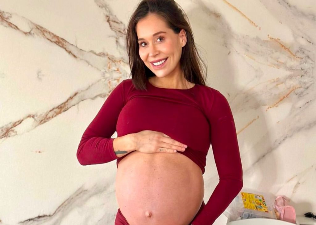 Entre pañales y desvelos: Valentina Roth relata su nueva rutina como mamá