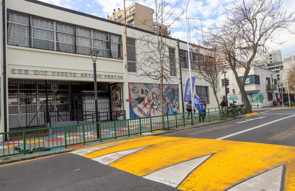 Llega a Santiago el programa mundial que transforma los entornos escolares para prevenir siniestros viales