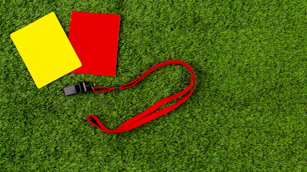 Nuevo conflicto en el fútbol chileno: Árbitros podrían ir a paro la próxima semana
