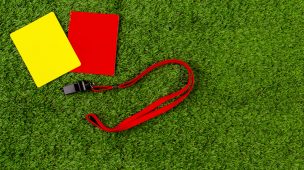 Nuevo conflicto en el fútbol chileno: Árbitros podrían ir a paro la próxima semana