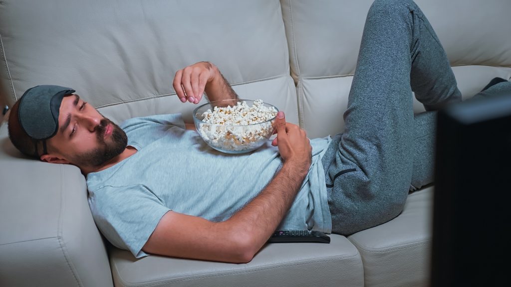 Dile adiós al sedentarismo: ejercicios simples para cuidar tu salud sin salir de casa