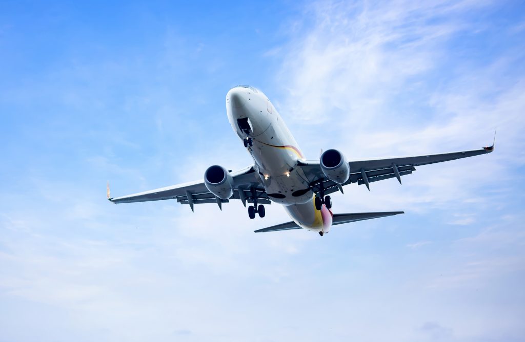 IA revela cuáles son los mejores asientos para viajar en avión