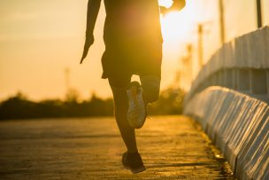 Coquimbo: PDI invita a correr en playa Peñuelas con el ganador de la Maratón de Santiago 2025