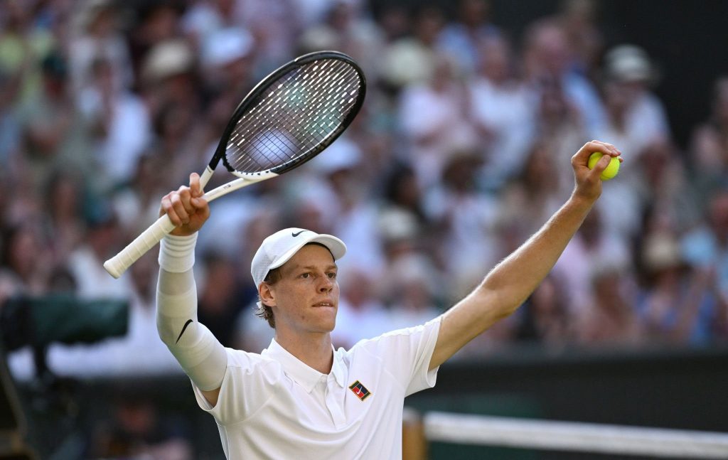 Sinner no tuvo piedad con Djokovic y va por el título de Wimbledon ante Alcaraz