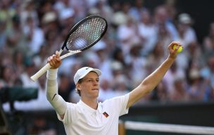 Sinner no tuvo piedad con Djokovic y va por el título de Wimbledon ante Alcaraz