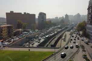 Último día de restricción vehicular: revisa las patentes que no pueden circular este viernes