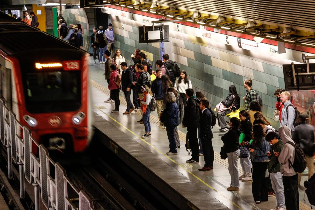 ¡Recuerda! Metro de Santiago tendrá dos estaciones cerradas de Línea 1 este viernes