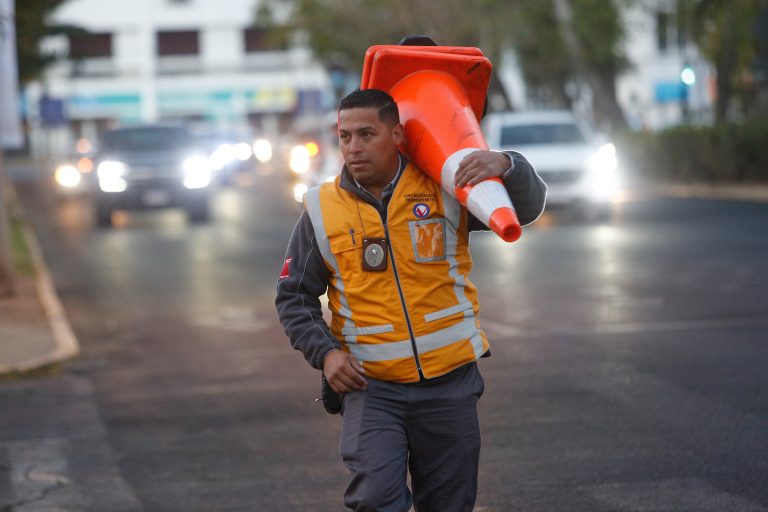 Restricción vehicular para este miércoles: revisa las patentes que no pueden circular