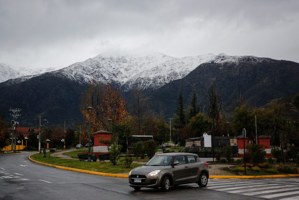 VIDEOS | ¡Y llegó! Nieve tiñe de blanco varias comunas de la RM