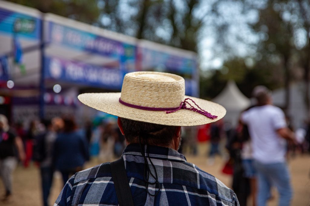 Fiestas Patrias: baja expectativa de aguinaldo y uso principal será pagar deudas, según estudio