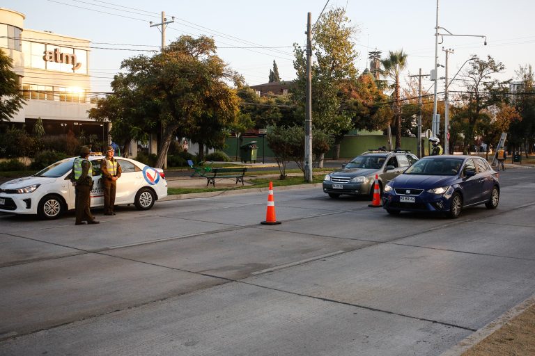 Restricción vehicular 2026: estos autos no pueden circular hoy en Santiago