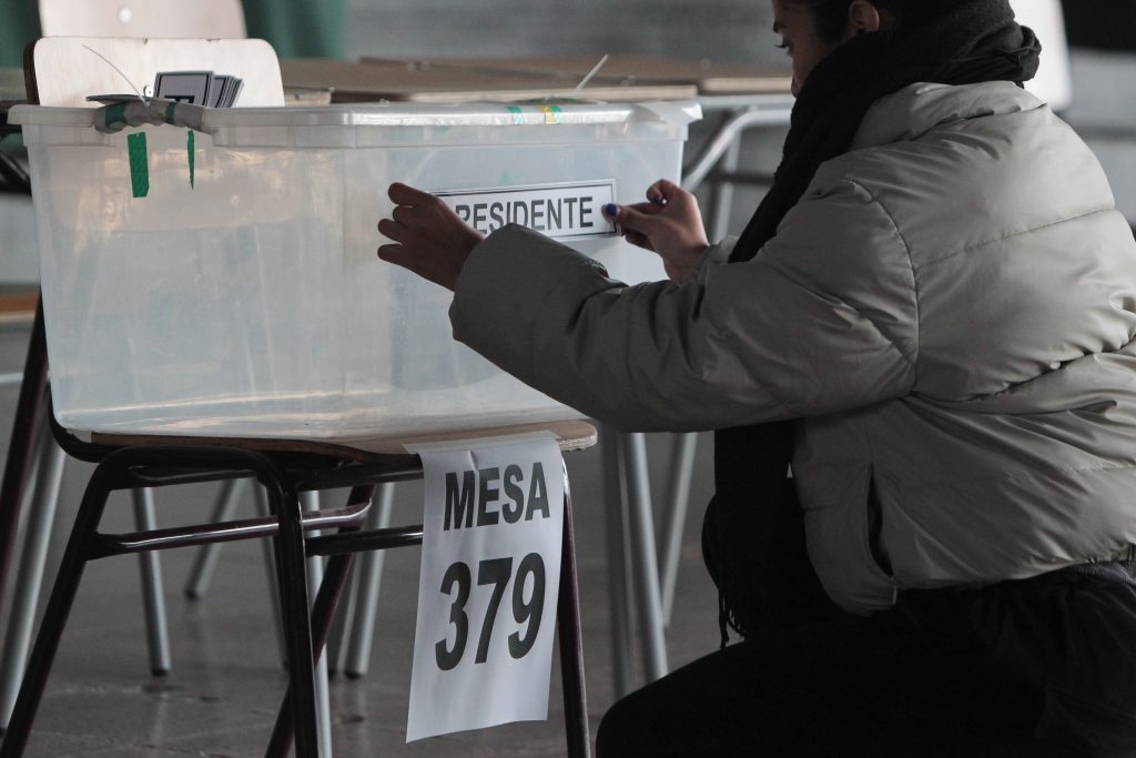¿Quién queda fuera? IA revela qué candidato no llegaría a la segunda vuelta presidencial 2025