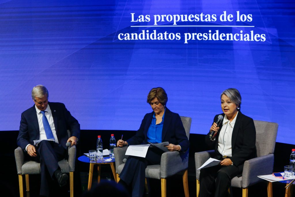 Data Influye revela alza sostenida de Kast y tropiezo de Jara
