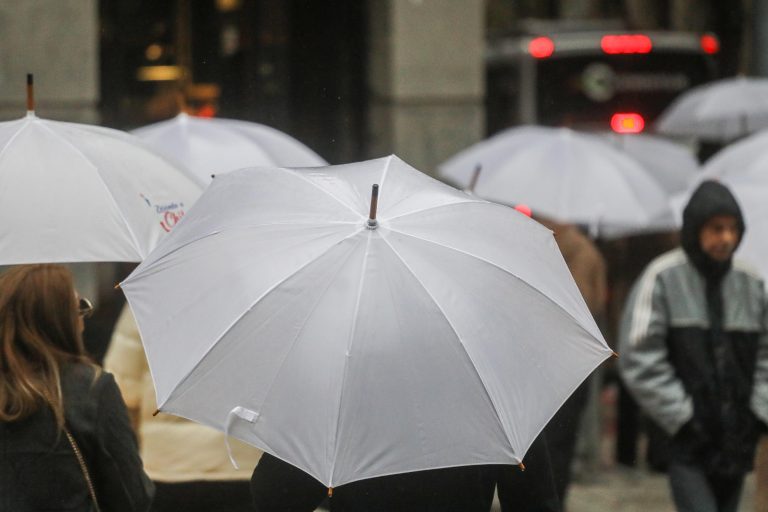 DMC emite alarma meteorológica por intensas lluvias: estas son las tres regiones bajo mayor riesgo