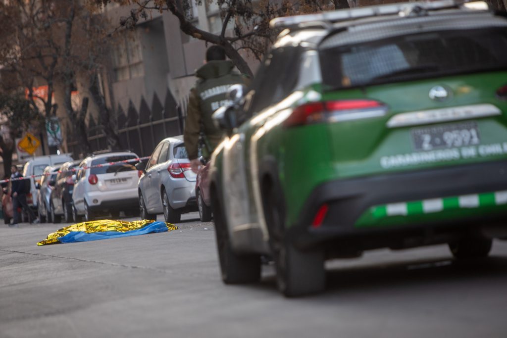 Maipú: Carabineros detuvo a tres sujetos por robo con violencia de vehículos
