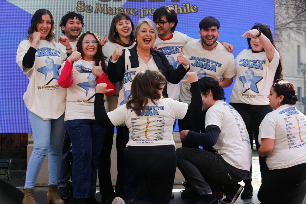 Se mueve por Chile: Jeannette Jara oficializa gira nacional