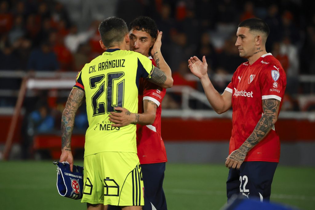 Charles Aránguiz expresó preocupación por la salud de hinchas 