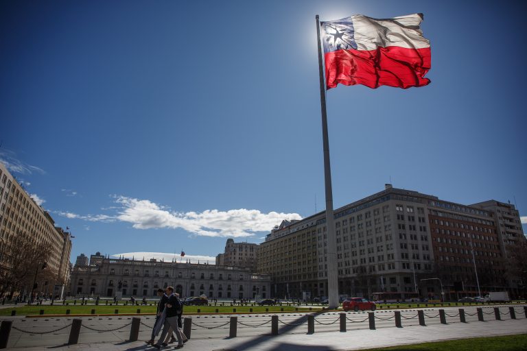 Rumores de ajuste ministerial: comienzan a llegar ministros a La Moneda tras dos meses de gobierno