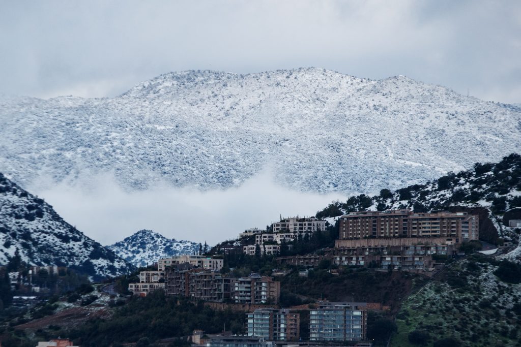 Nieve en la Región Metropolitana: cómo manejar con seguridad en condiciones invernales