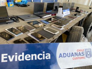 Aduana y PDI descubren envío ilegal a Haití de celulares, computadores y tablet