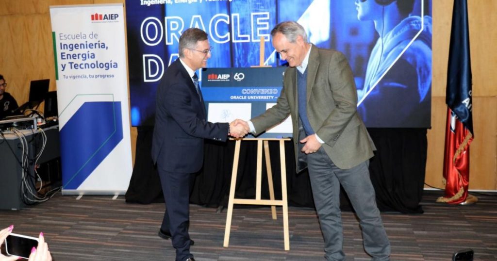Certificaciones en IA, ciberseguridad y más: Oracle y portal educativo ofrece miles de becas en Chile