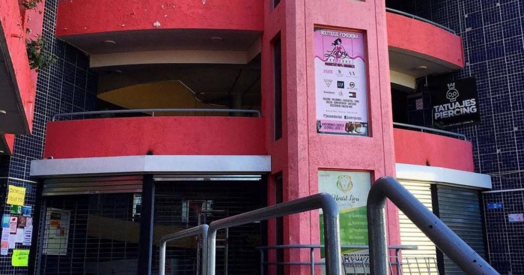 Denuncian riesgo en emblemático Caracol Lo Ovalle por bloqueo de accesos de emergencia