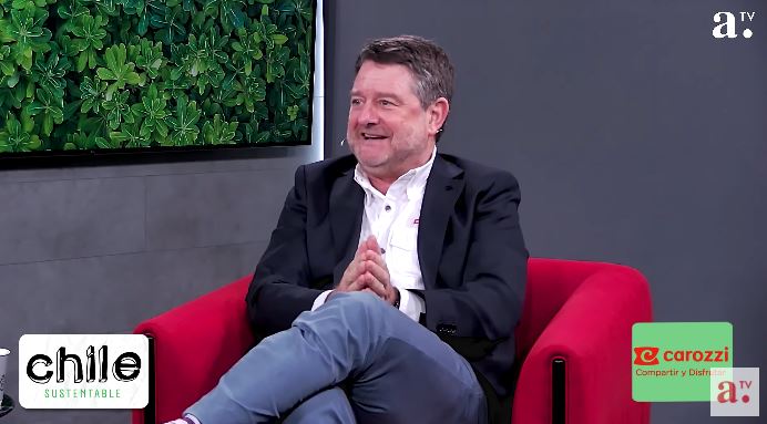 Claudio Orrego aborda gobernanza hídrica y desafíos frente al cambio climático