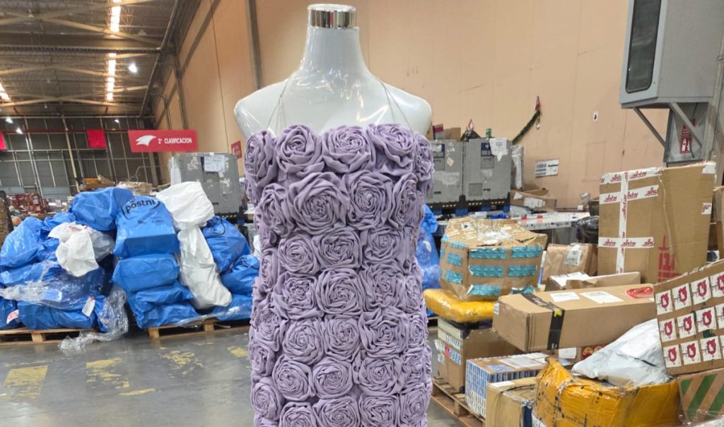 Vestido con flores escondía cocaína lista para ser enviada a Australia