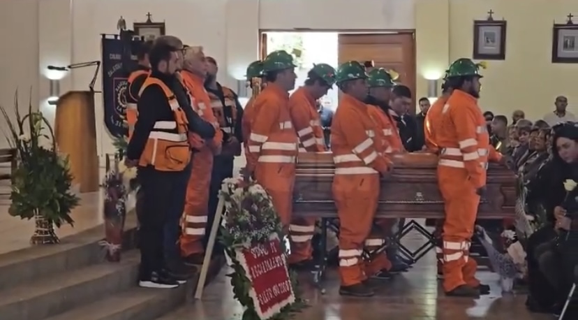 Último adiós: Presidente Boric llega a La Serena para despedir a minero Carlos Arancibia