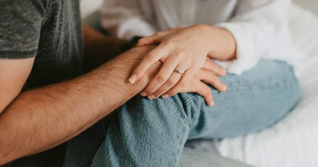 ¿El amor está en el aire? Revelan desconocido romance entre dos rostros de la TV chilena