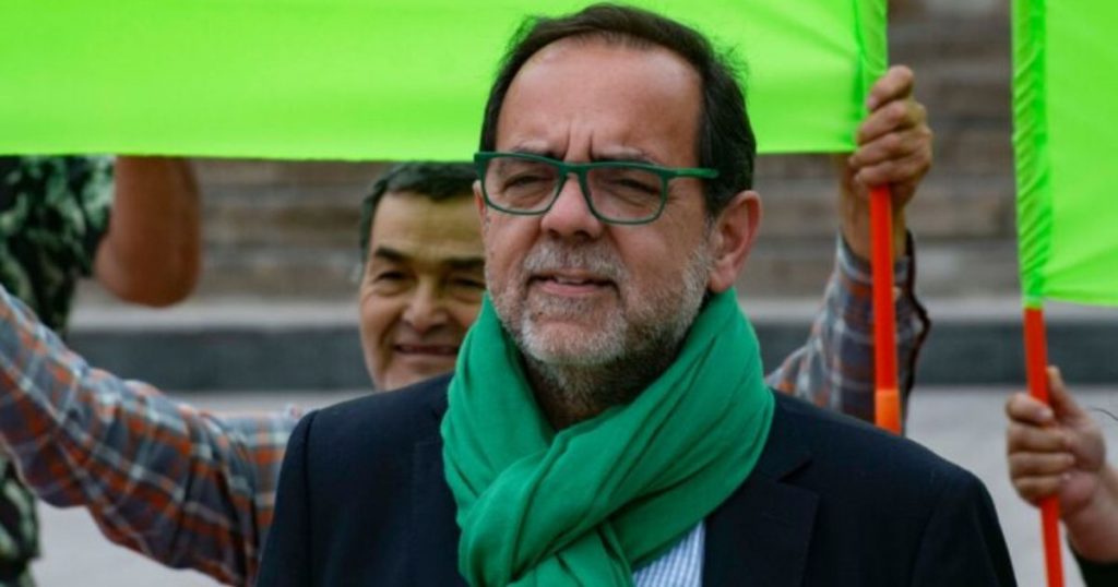 Jaime Mulet alerta estancamiento en lista parlamentaria oficialista y advierte posible “choque”
