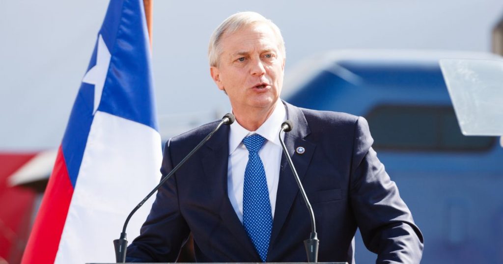 Cadem: José Antonio Kast lidera con el 28% de las preferencias