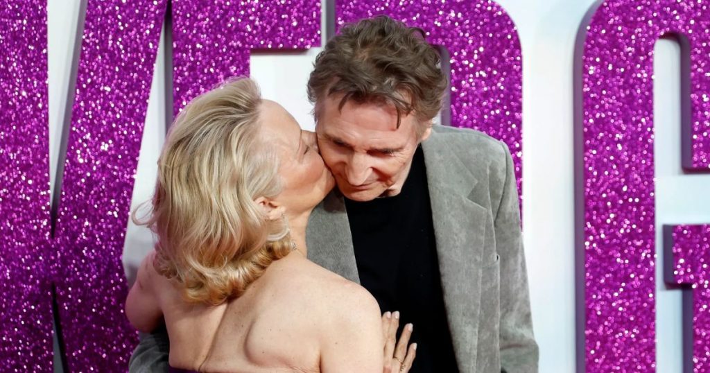 ¿Romance o montaje? Pamela Anderson y Liam Neeson sacuden Hollywood