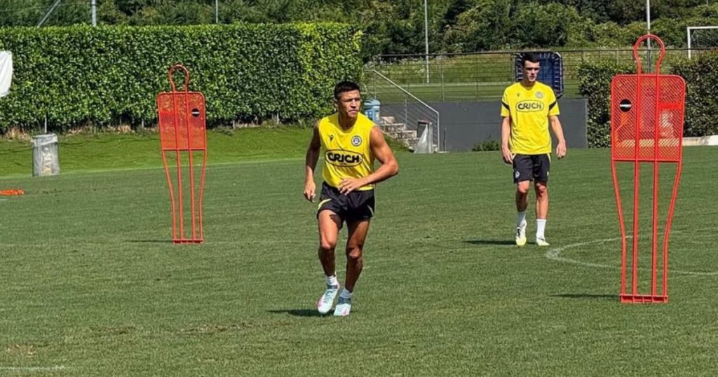 Alexis Sánchez vuelve a entrenar con el Udinese en medio de incertidumbre sobre su futuro