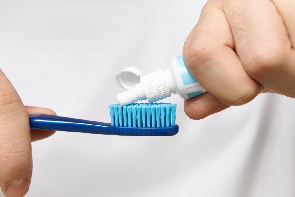 Sernac emite alerta de seguridad por pasta dental: revisa de cuál se trata y los posibles efectos adversos