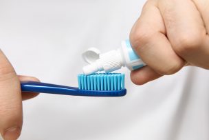Sernac emite alerta de seguridad por pasta dental: revisa de cuál se trata y los posibles efectos adversos