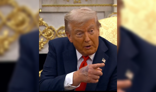 Moretones en las manos de Trump despiertan dudas sobre su salud: Casa Blanca dio peculiar explicación
