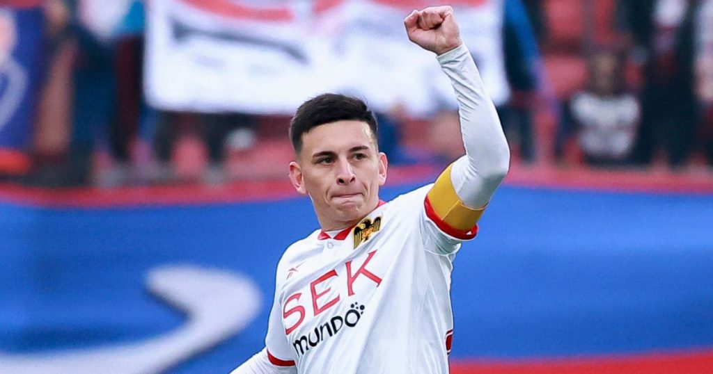 Pablo Aránguiz molesto con el arbitraje frente a la Universidad de Chile: 