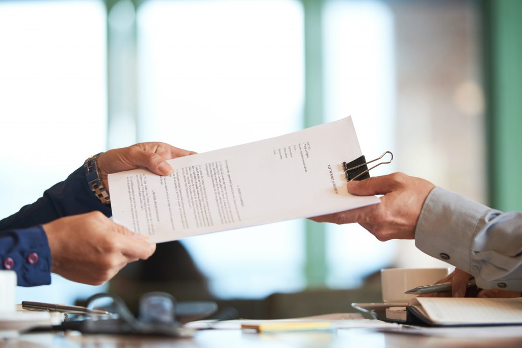 Despido por “necesidades de la empresa”: abogado explica qué significa y qué derechos tienes