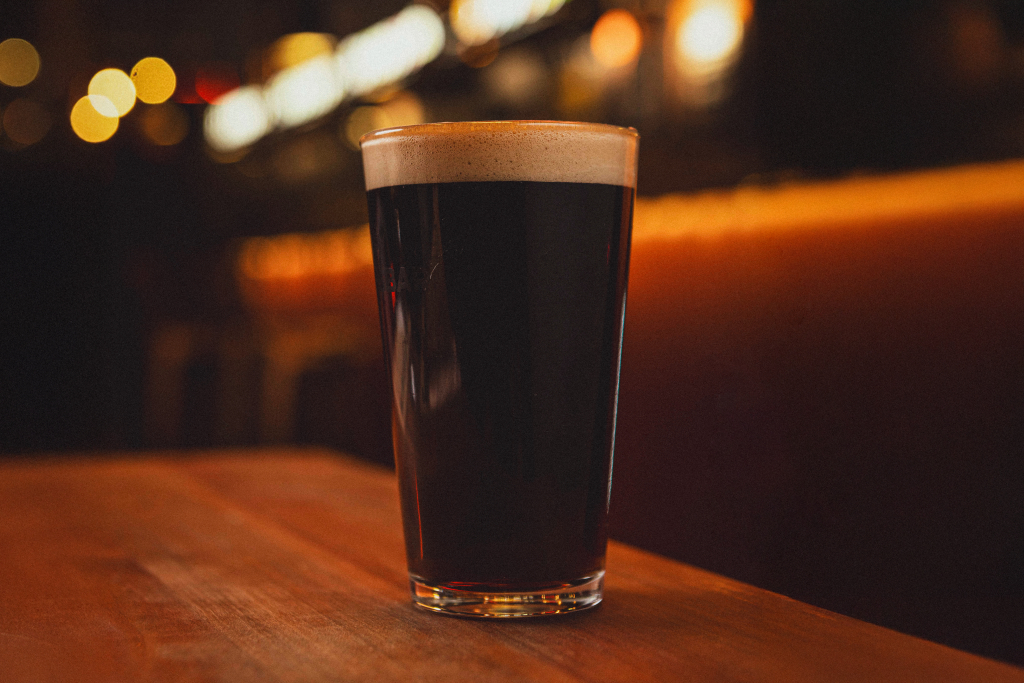 Kross revive su icónica K110: Scotch Ale de cuerpo robusto y alma ahumada