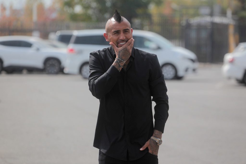 Arturo Vidal enfrenta querella tras polémico documental que nunca vio la luz