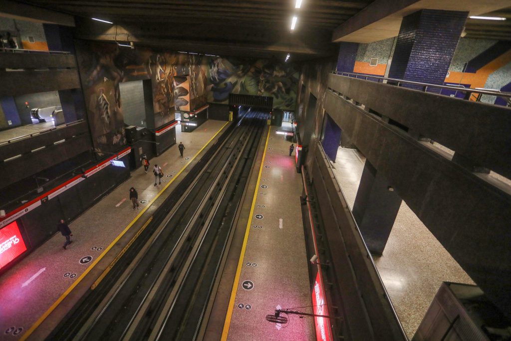 Metro restablece servicio en Línea 1 tras cierre de siete estaciones