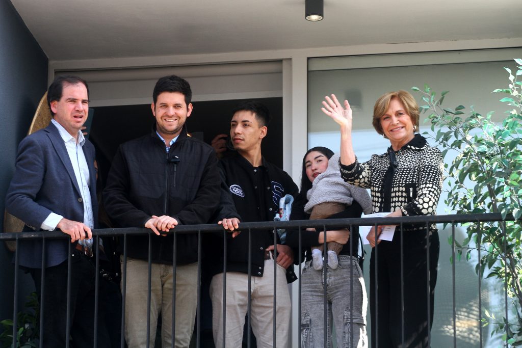 Evelyn Matthei propone “pie cero” para la primera vivienda a familias jóvenes: conoce en qué consiste