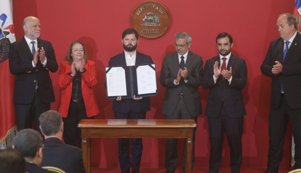 Boric promulga ley que crea Fiscalía Supraterritorial: “Chile no se rinde frente al crimen organizado”