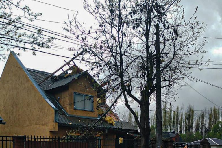 Meteorología actualiza alerta por viento de hasta 100 km/h: estas son las regiones afectadas